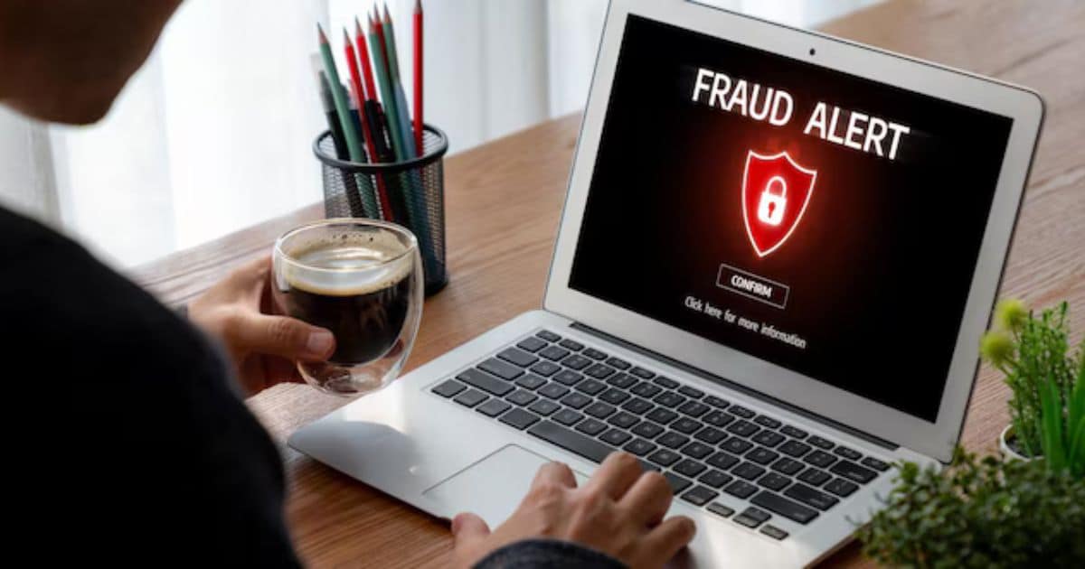 Fraud warning alert shows digital job scam threat in 2025